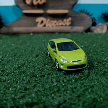 Diecast Miniatur Ford Fiesta skala 1:64