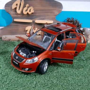 Diecast Miniatur Suzuki SX4 skala 1:18