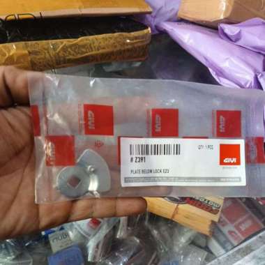 plate below lock E21 E23 givi z389