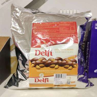 Delfi Golden Almond Milk Chocolate 1kg