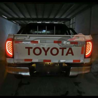 Stoplamp Lampu Belakang Hilux Revo Led Running Sein