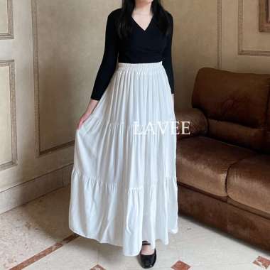 LAVEE - Tiffany Skirt / Rok Panjang Wanita Maxi Rayon Flowy Basic - Rok 3 Susun Aesthetic white
