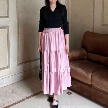 LAVEE - Tiffany Skirt / Rok Panjang Wanita Maxi Rayon Flowy Basic - Rok 3 Susun Aesthetic pink