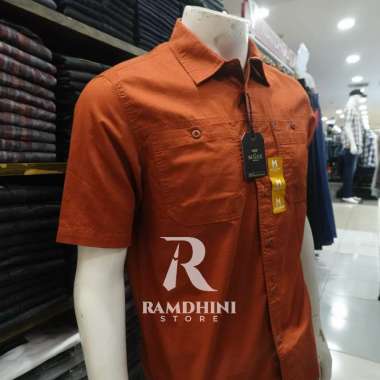 MGEE Kemeja Pria BASIC TERACOTA 0824 L Lengan Pendek