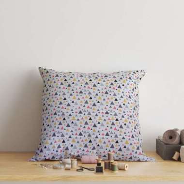 Ilus-Bantal Kursi Bantal Sofa Bantal Tidur Sofa LP 30x30cm Triwhite