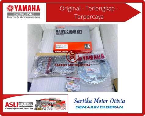 Original Yamaha CHAIN & SPROCKET KIT R25