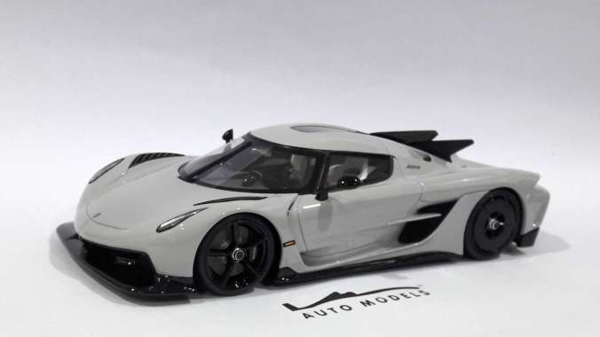 1/18 GT SPIRIT KOENIGSEGG JESKO ABSOLUTE WHITE