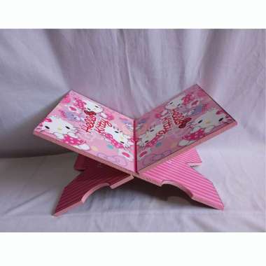 Rekal tatakan alquran karakter Hello Kitty