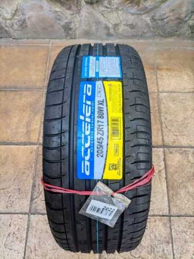 Accelera PHI-R 205/45 R17