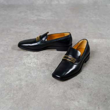 Sepatu GUCCI G BUCKLE GOLD BLACK LOAFER 100% ORIGINAL 44