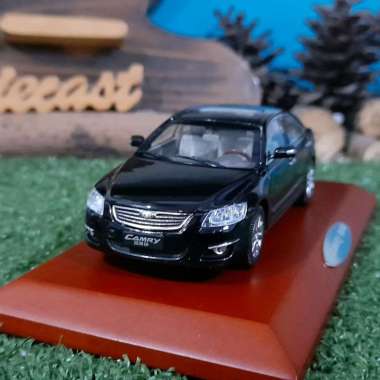 Diecast Miniatur Toyota Camry hitam skala 1:43