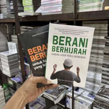 Paket 2 Buku BERANI BERHIJRAH - BERANI BERUBAH - Buku pengembangan diri