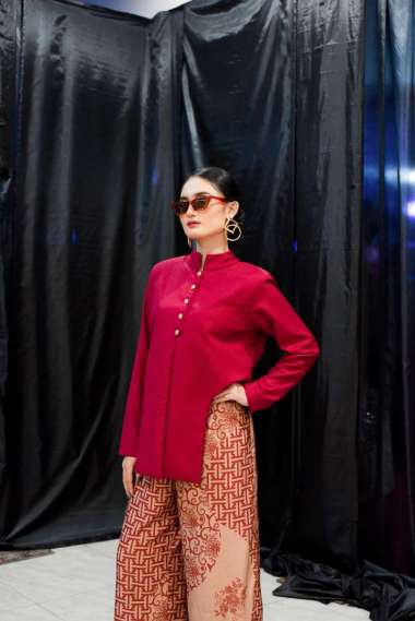 Setelan Blouse Maroon & Celana Batik Palazzo Chic Ethnic Look Mouca