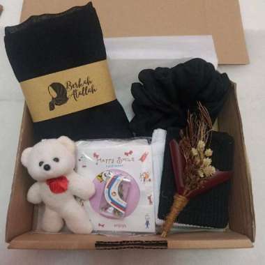 Hampers hijab , Hampers 35 jilbab , hampers cewek , kado ulang tahun cewek , wisuda guru ibu Boneka 