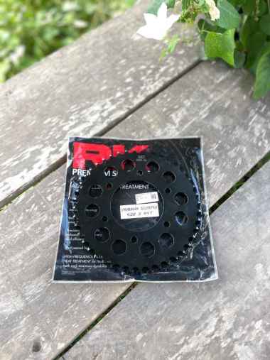 GEAR BELAKANG RK 428 BLACK VIXION / MX KING 150 / SCORPIO / BYSON / R15 OLD / R15 V2 / XABRE 428-44
