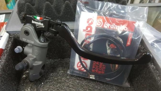 Original BREMBO RCS 17 Master Rem Radial Kanan Honda Kawasaki Yamaha R25 Ninja R RR Nmax Xmax Aerox 