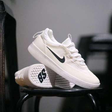 nike nyjah sb white