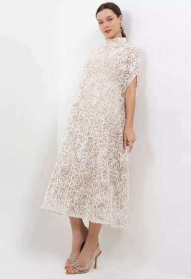 ICONS TURTLE NECK SEQ DETAIL VELVET EMB CAPE KAFTAN WANITA TNIC0740BB GOLD