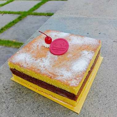 Cake Lapis Surabaya / birthdaycake /kuebolu