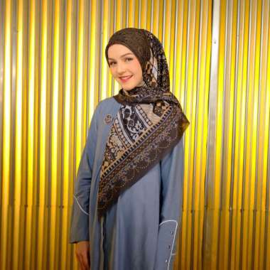 Shafira Merchi Printed Scarf | Hijab Segi Empat Motif Ivory
