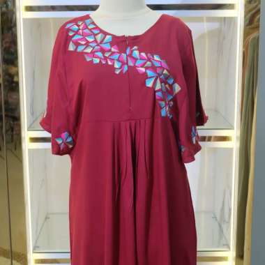 Syfa Rahman - Daster Bordir Ruffle Rayon Busui Friendly Ruellia Rayon Twill Ruelia Maroon