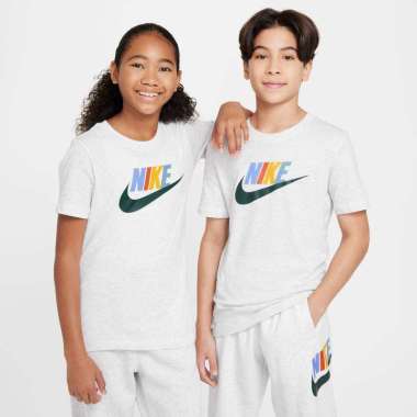 Nike Sportswear Big Kids T-Shirt (FZ5178-051) M