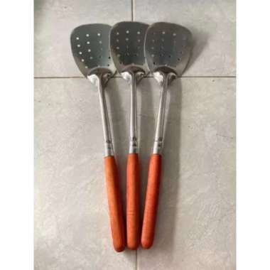 Aksesoren Sutil Penggorengan Stainless Stell (1 Pcs) / Spatula Gagang Kayu / Sodet Penggorengan Berl