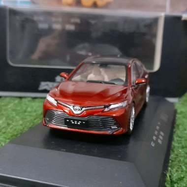Diecast Miniatur Toyota Camry 2018 skala 1:43