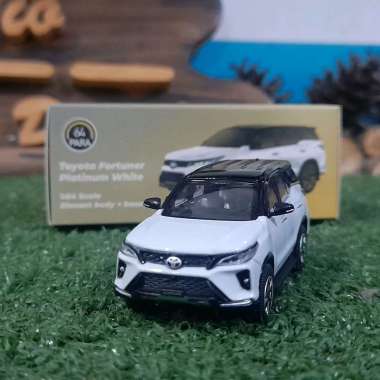 Diecast Miniatur Toyota Fortuner putih skala 1:64