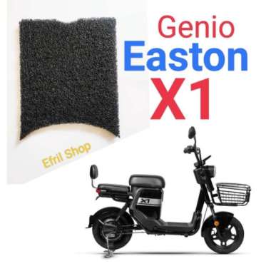 Alas kaki karpet sepeda motor listrik Genio Easton X1 Hitam