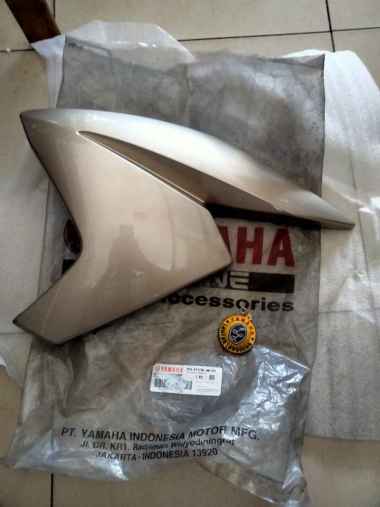 SCOOP AIR / SAYAP BAWAH TANGKI SEBELAH KIRI YAMAHA VIXION NVL/1PA ORIGINAL YGP GOLD