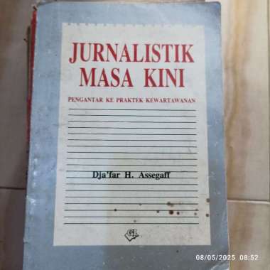 Buku jurnalistik pers wartawan mass media media literasi 7