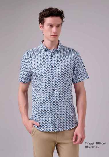 MANZONE - Kemeja Satin Lengan Pendek Pria Frode Slim Fit - Light Blue Light_Blue S