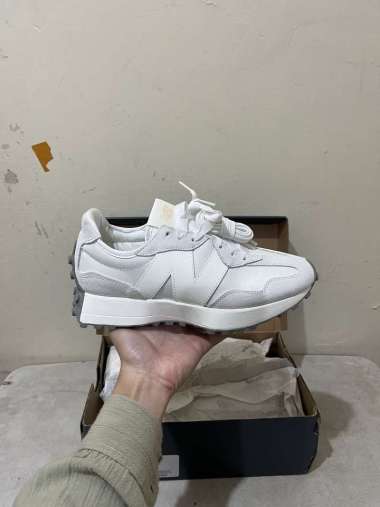 SEPATU NEW BALANCE WOMENS NEW 327 (A/W) WHITE WS327MT 37