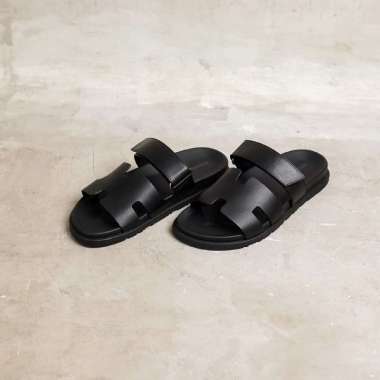 Sandal HERMES CHYPRE ALL BLACK SANDAL 100% ORIGINAL 43