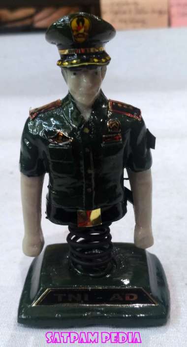 Miniatur Patung Polisi - Miniatur Patung TNI - Pajangan Patung TNI Polri TNI AD