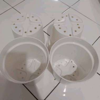Pot srondol putih 20 cm