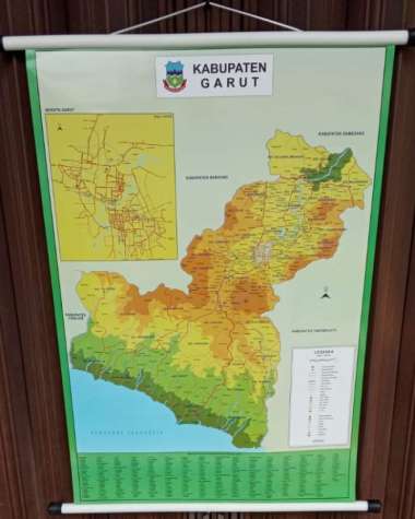 Peta Kabupaten Garut peta dinding Multivariasi Multicolor