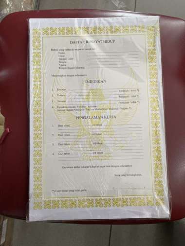 DAFTAR RIWAYAT HIDUP Multivariasi Multicolor