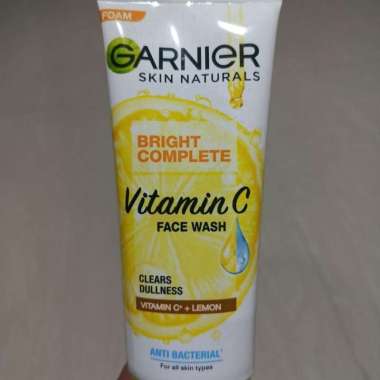 Garnier Bright Complete Vitamin C Face Wash 100ml