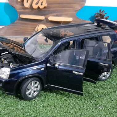 Diecast Miniatur Nissan Xtrail T31 dark purple skala 1:18