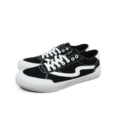 Patrobas Sepatu Sneakers Ivan Black 38