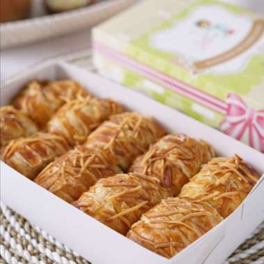 Bolen Pisang Goela Semoet - Molen Pisang Lilit Bandung Pisang Keju