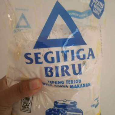 Segitiga biru 1kg tepung terigu