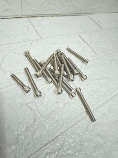 Baut Blok KLX 150 Mesin Bak Mesin Crankcase CVT Kiri Kanan Baud Block KLX 150