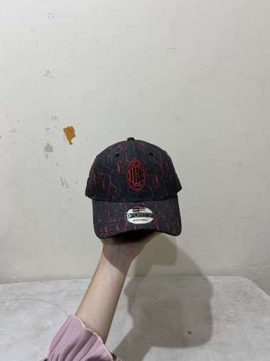 TOPI NEW ERA 940 AC MILAN CAP CRINKLE AOP OSFM ORIGINAL 60564691 One Size