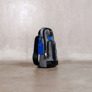 Tas TUMI BLUE BLACK SILVER COMPACT SLING BAG 100% ORIGINAL Size 30X17X6CM