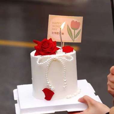 Pita Mutiara Topper Cake