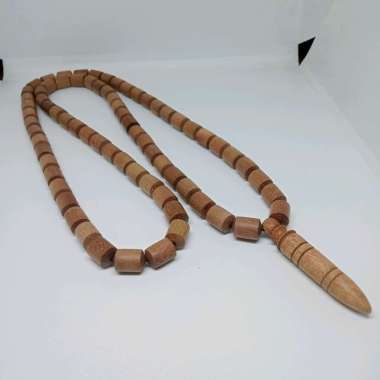 kalung tasbih kayu setigi laut motif marjan h419