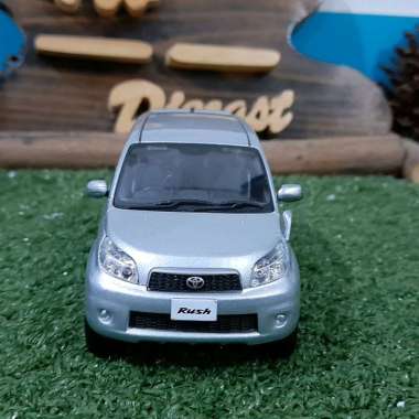 Diecast Miniatur Toyota Rush skala 1:30